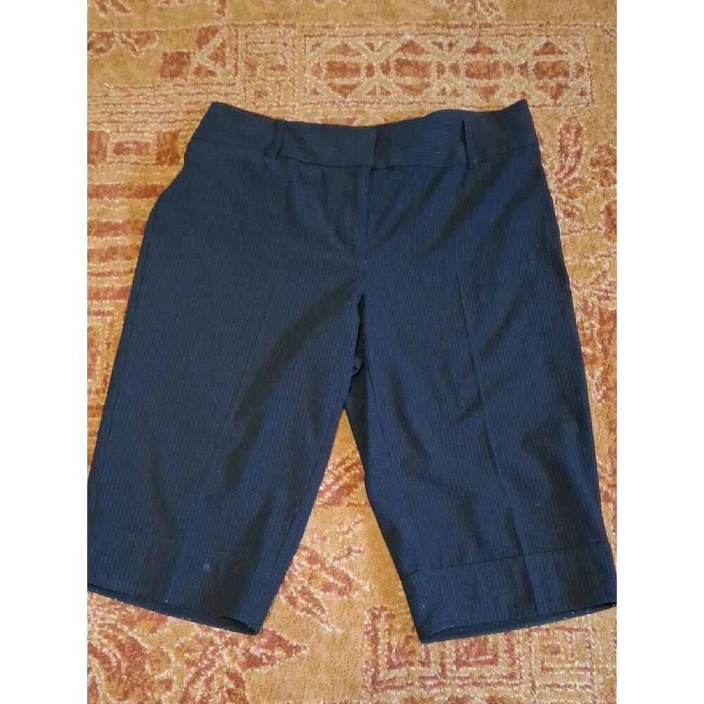 Women’s Black Pinstripe Bermuda Shorts (Jea070)